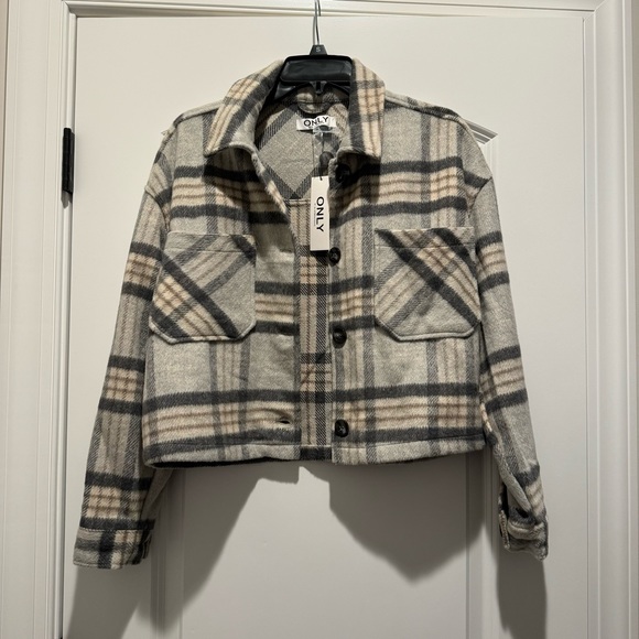 26 International NWT Cropped Grey Shacket - Picture 1 of 4